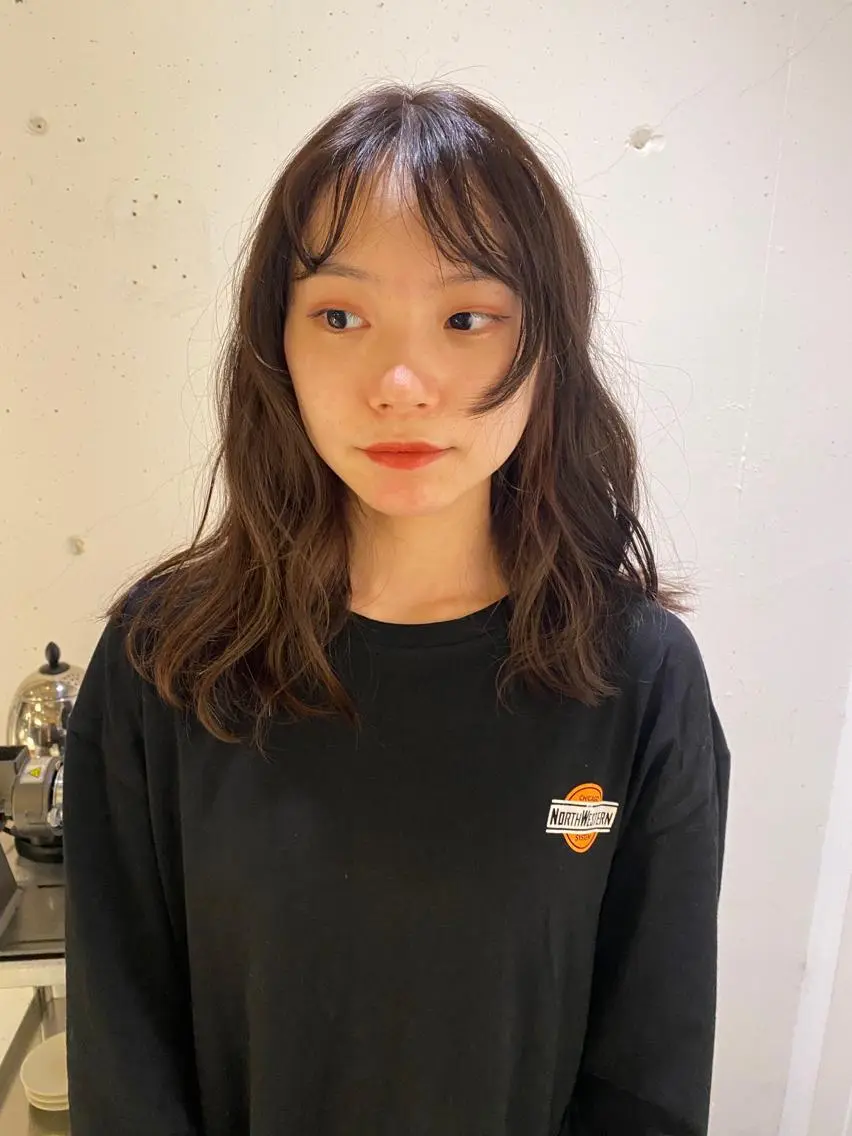セミロング カラー 聖 来のヘアスタイル