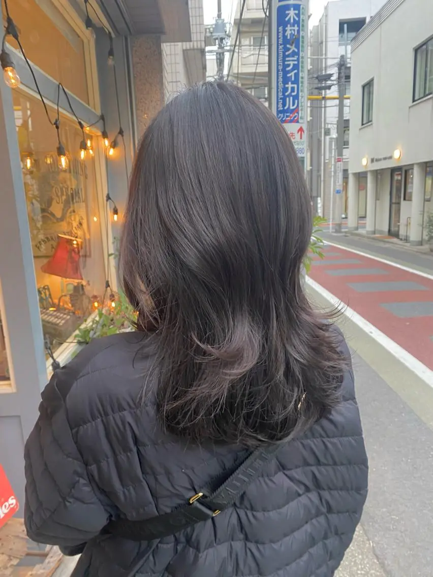 セミロング カラー レイヤーカット AYANO ／レイヤー／オリーブのヘアスタイル