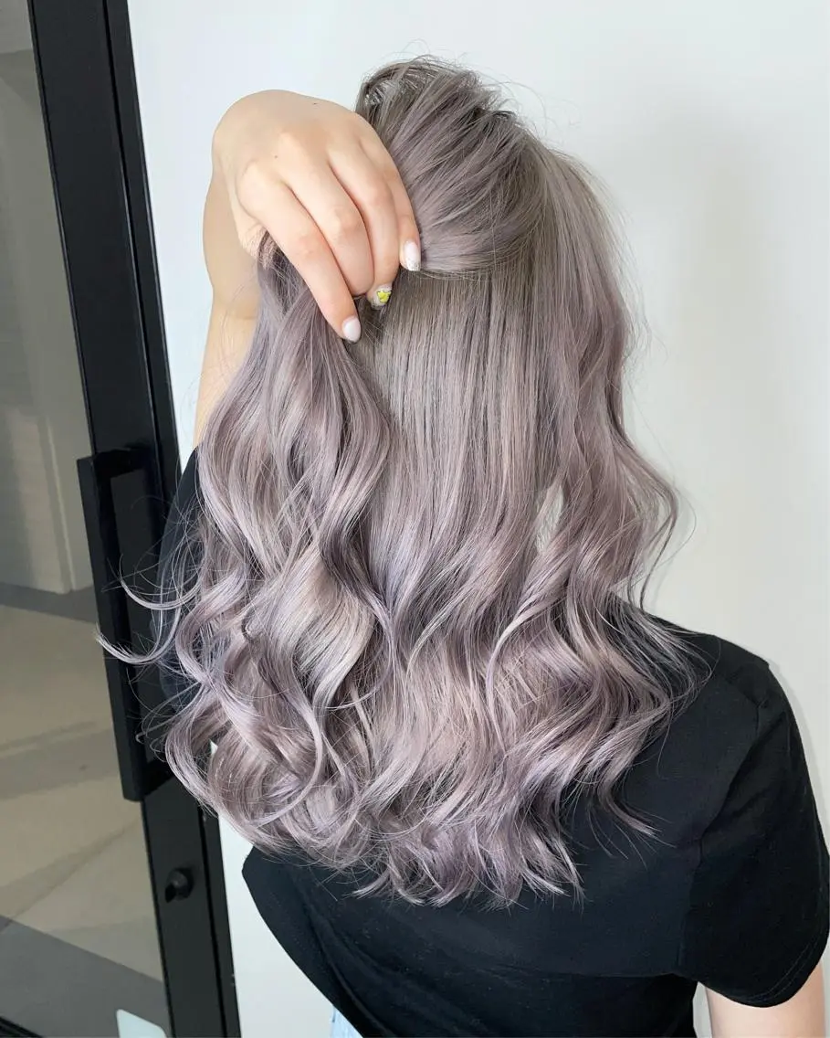 セミロング 手島 カミラのヘアスタイル
