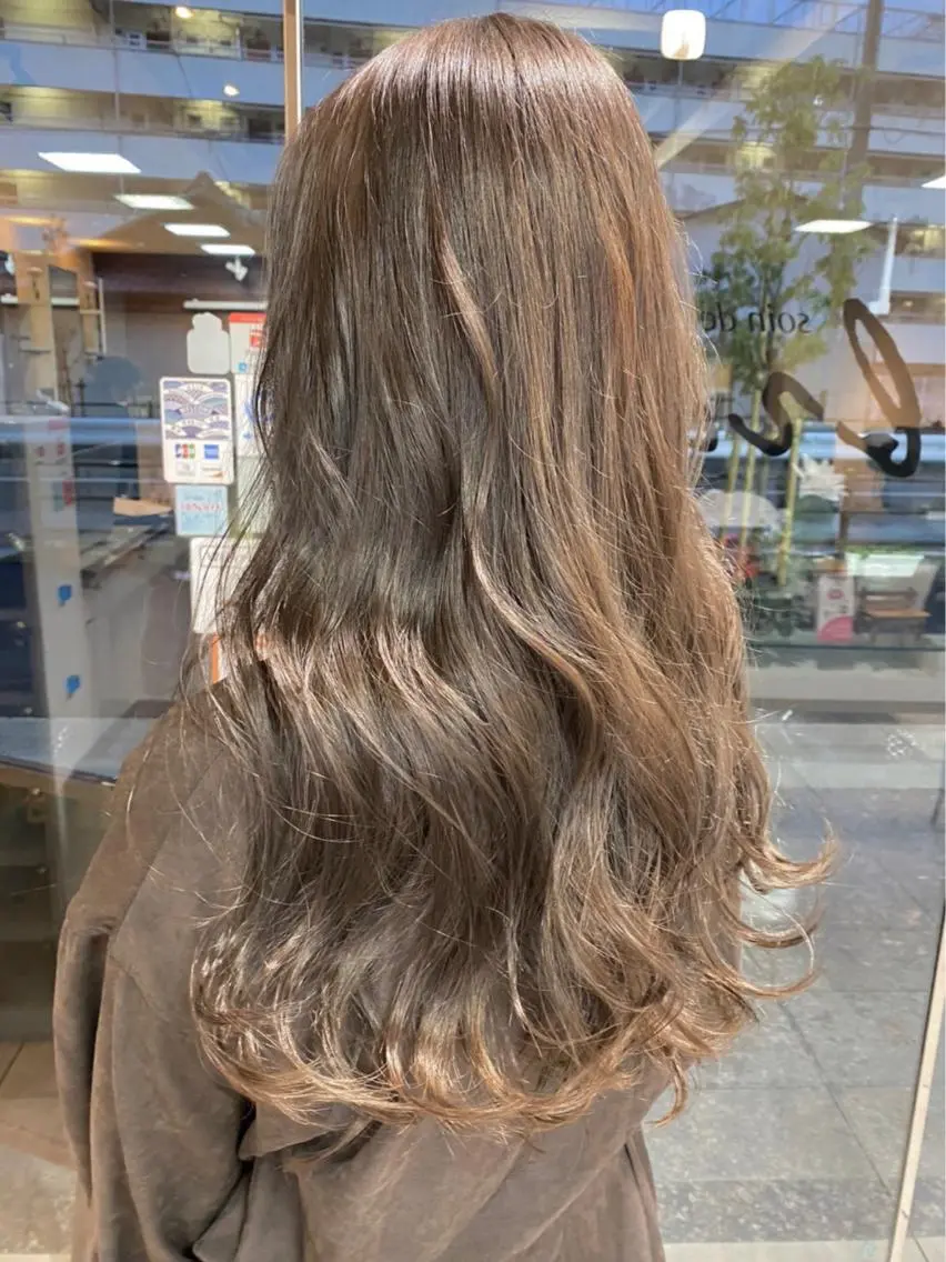 ロング レイヤー/艶髪カラー 森本くるみのヘアスタイル