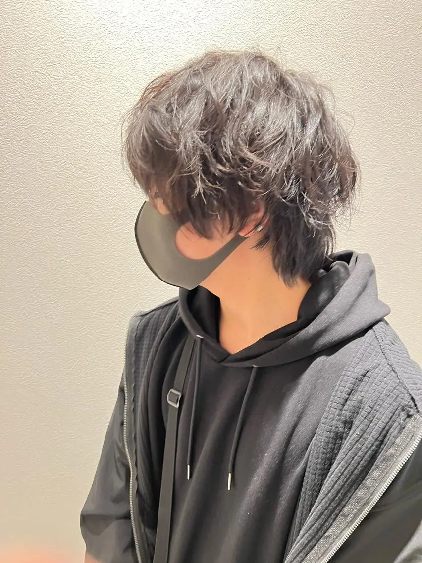 ミディアム メンズ スパイキーショート パーマ　具志堅　太志のヘアスタイル