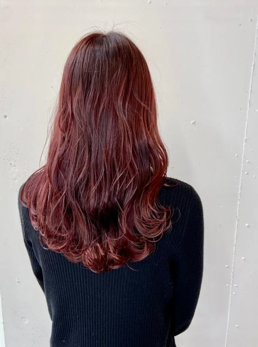 ロング カラー ヘアアレンジ ブリーチ レッドカラー トリートメント ウルフカット レイヤーカット上柿のヘアスタイル