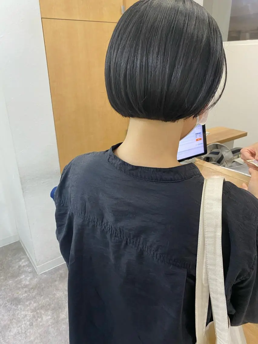 ショート カラー アッシュ ダークアッシュ ボブ 森貴裕/ベージュ/ パーマ/オリーブのヘアスタイル
