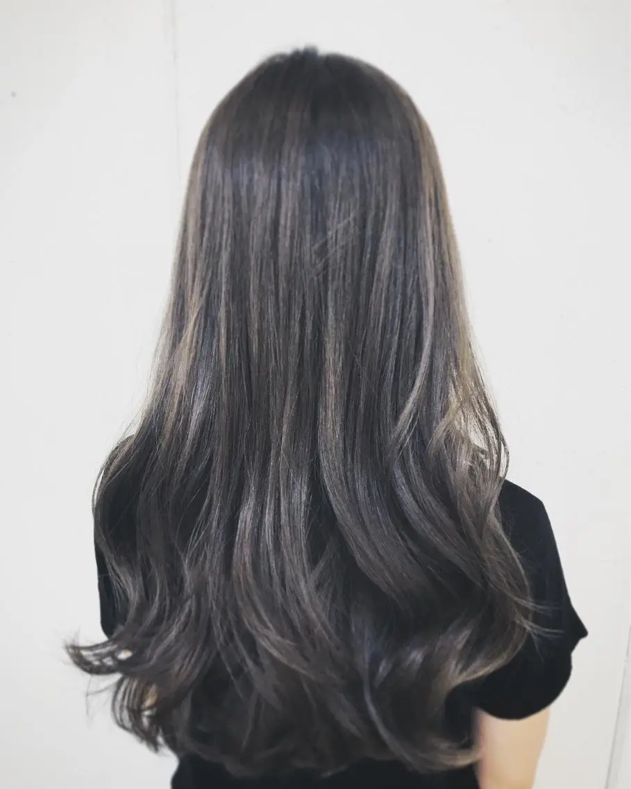 ロング カラー アルファ シェリのヘアスタイル