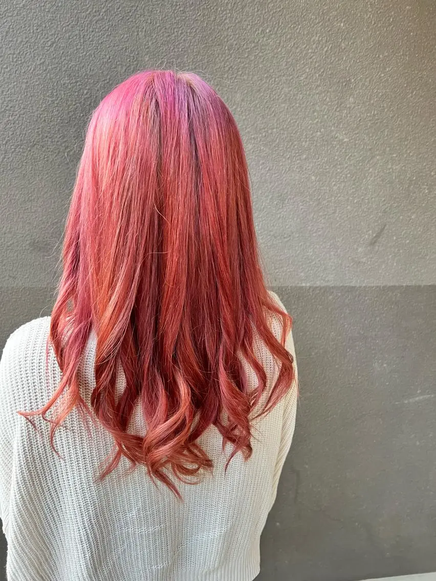 ロング 🐰ハイトーンカラー 畠山 渡🐰のヘアスタイル