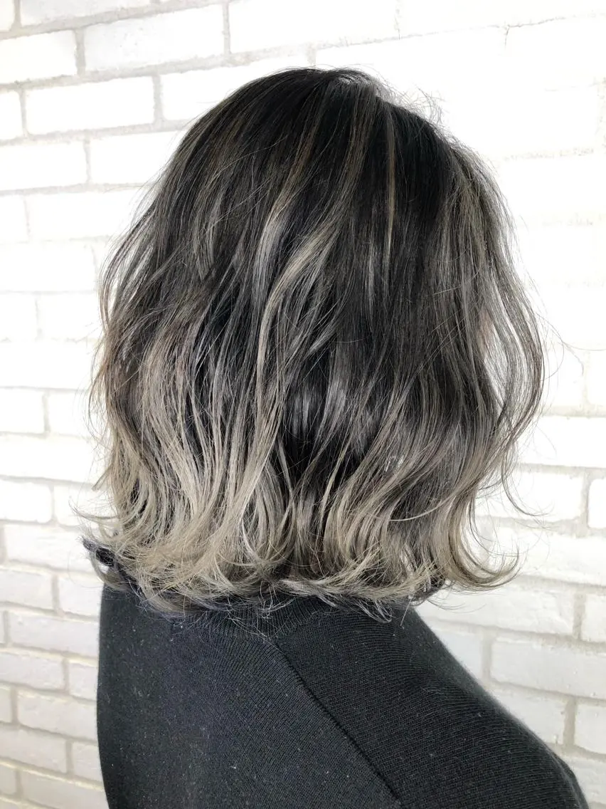 ショート カラー 小島 侑衣のヘアスタイル