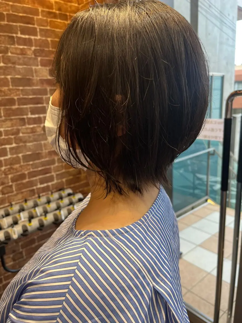 ミディアム カラー パーマ ヘアアレンジ メンズ キッズ ネイル マツエク・マツパ アイブロウ ミディアムパーマ メンズパーマ ブラウンカラー ケアカラー 透明感カラー 久木原 ゆりのヘアスタイル