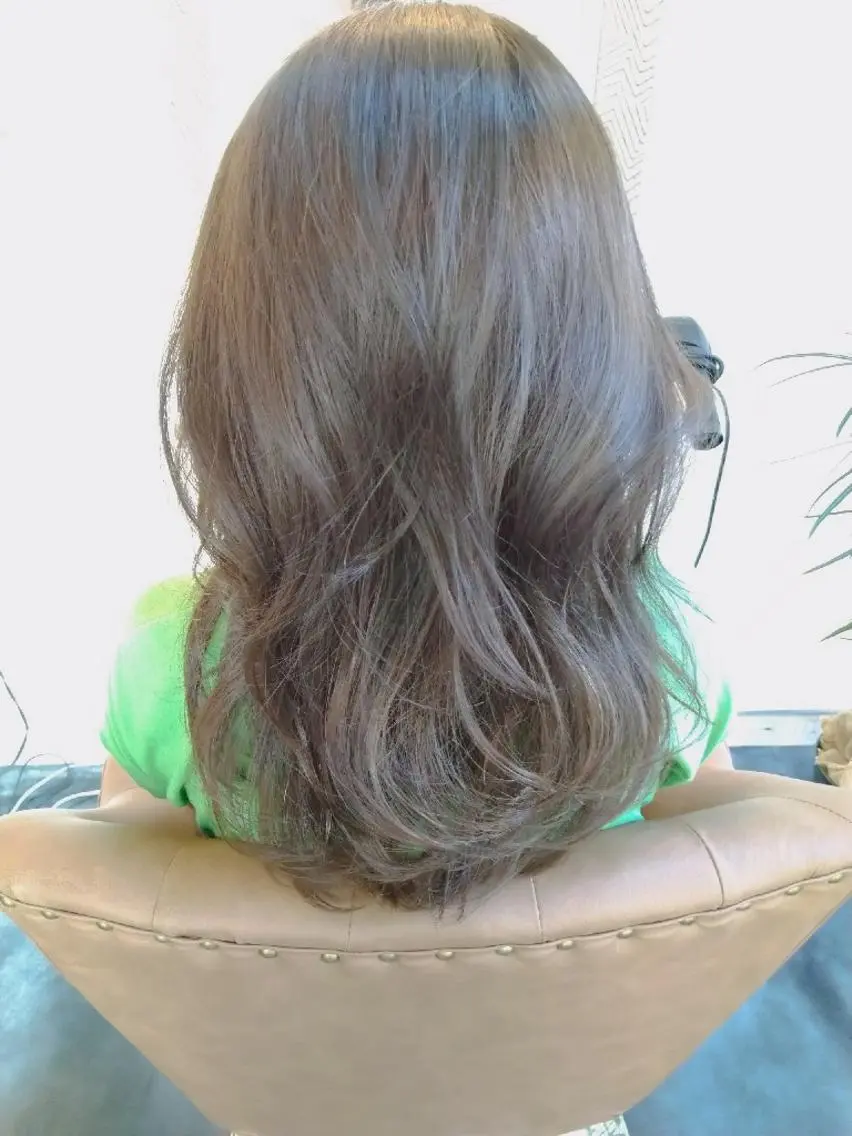 カラー ハイライトカラー charme 木澤のヘアスタイル