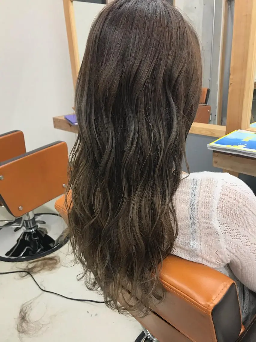セミロング 豊中駅3分eha レッスンモデルのヘアスタイル