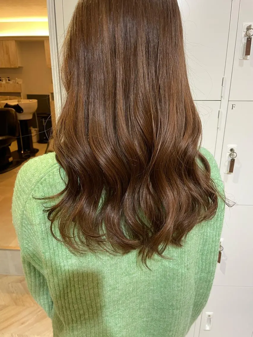 セミロング カラー akane .のヘアスタイル