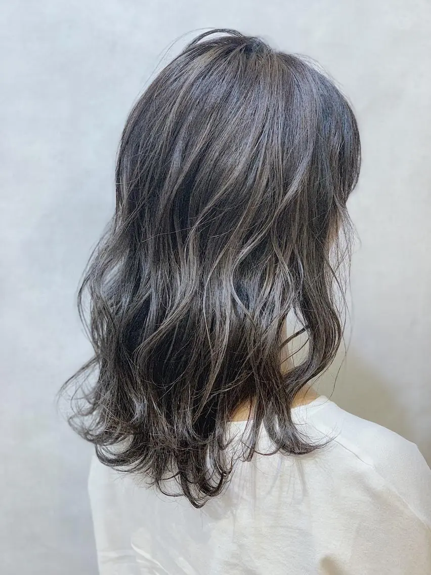 ミディアム カラー MOU namba ムウナンバのヘアスタイル