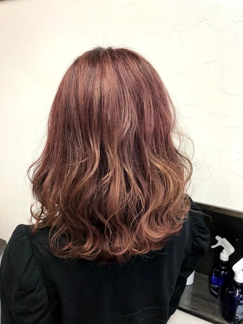 セミロング カラー ブリーチ 田中 真理のヘアスタイル