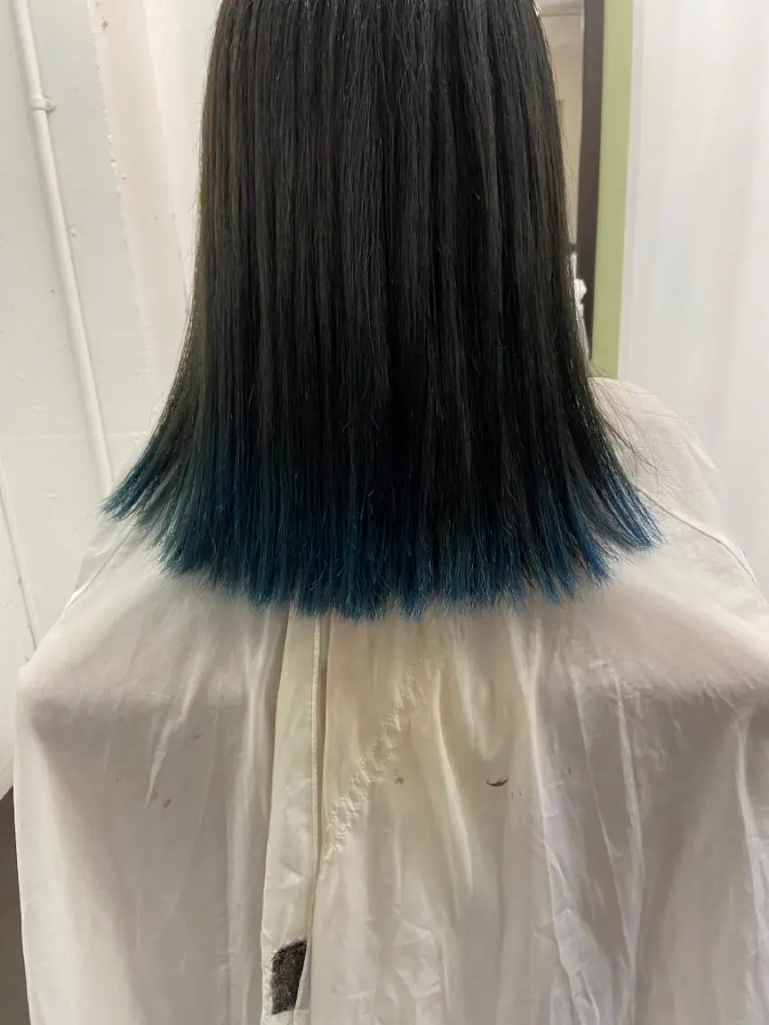 ミディアム カラー ブルーカラー グラデーションカラー 久木原 ゆりのヘアスタイル