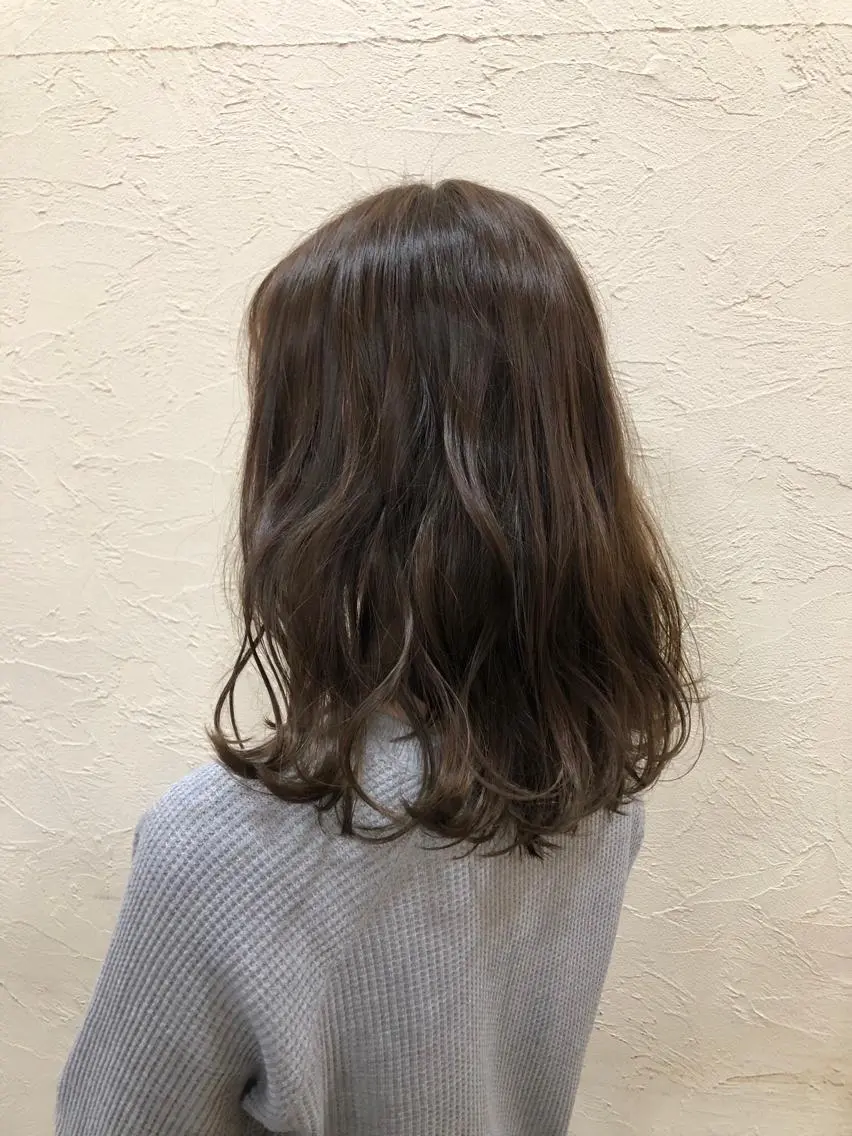セミロング カラー ENIF ヤマグチアツコのヘアスタイル