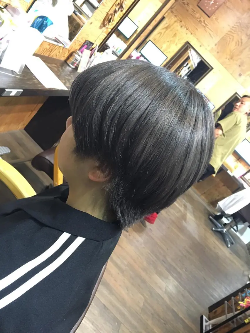 ショート カラー ブリーチ IwAsh大和駅前店 河野亜里香のヘアスタイル
