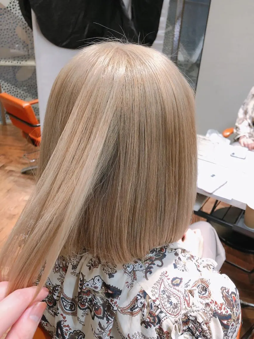 ショート カラー ベージュカラー ホワイトベージュ ヘアカラー watanabe kazukiのヘアスタイル