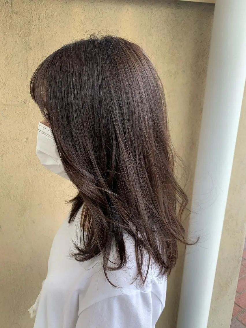 セミロング カラー 透明感カラー hubhair レイヤー/透明感のヘアスタイル