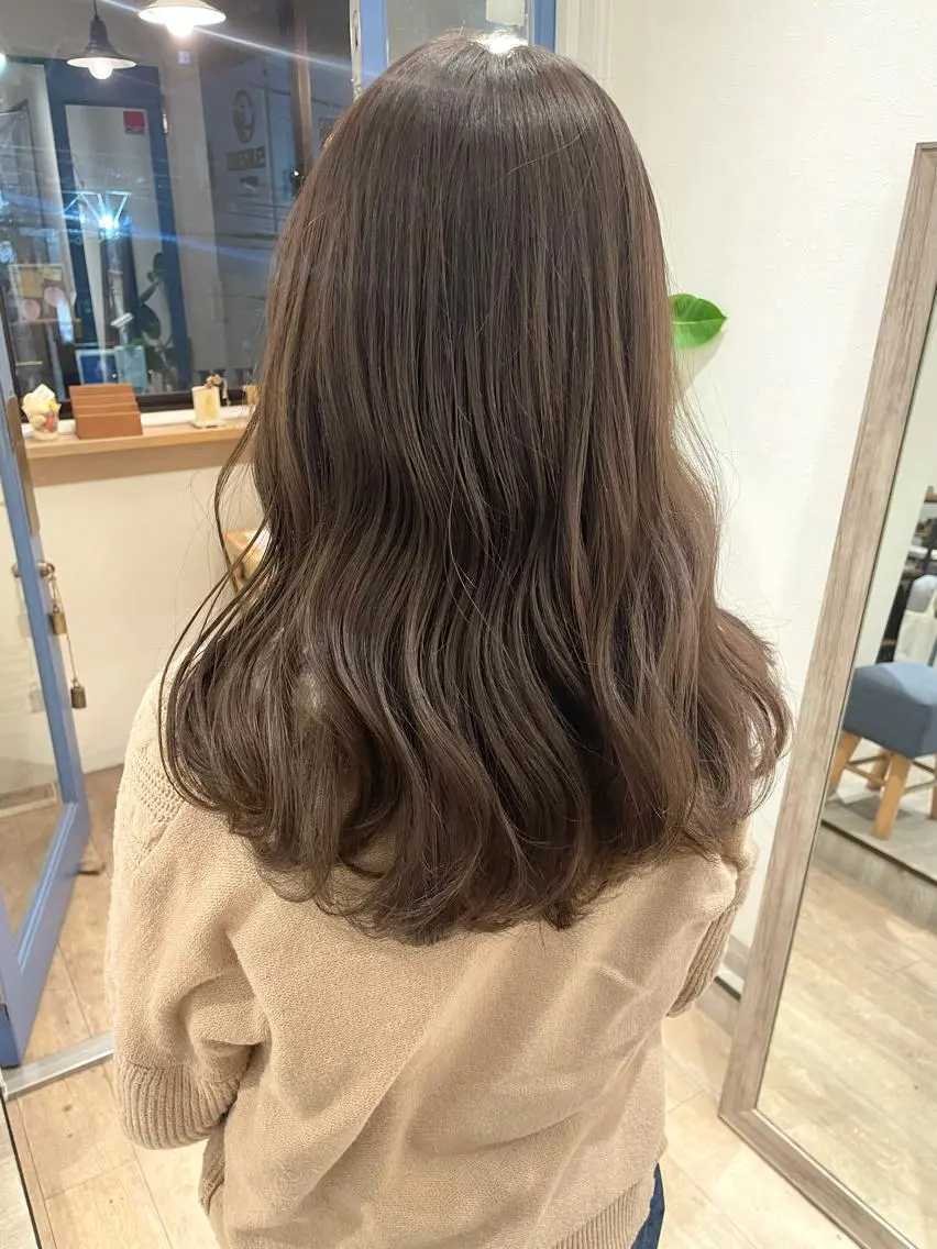 セミロング カラー ベージュカラー ブリーチ ブラウンカラー チョコレートブラウン 透明感カラー 🩰オリーブ/ ベージュ松本咲花🩰のヘアスタイル