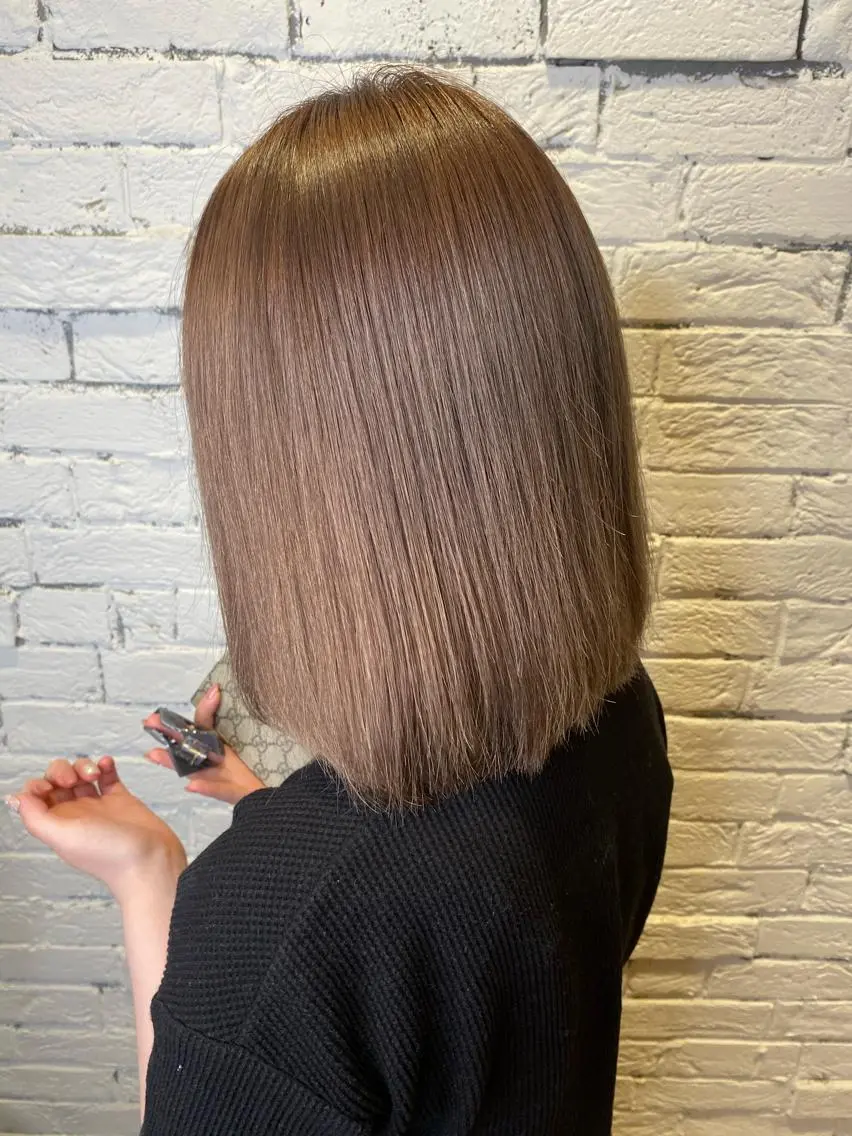 カラー 前田 輝のヘアスタイル