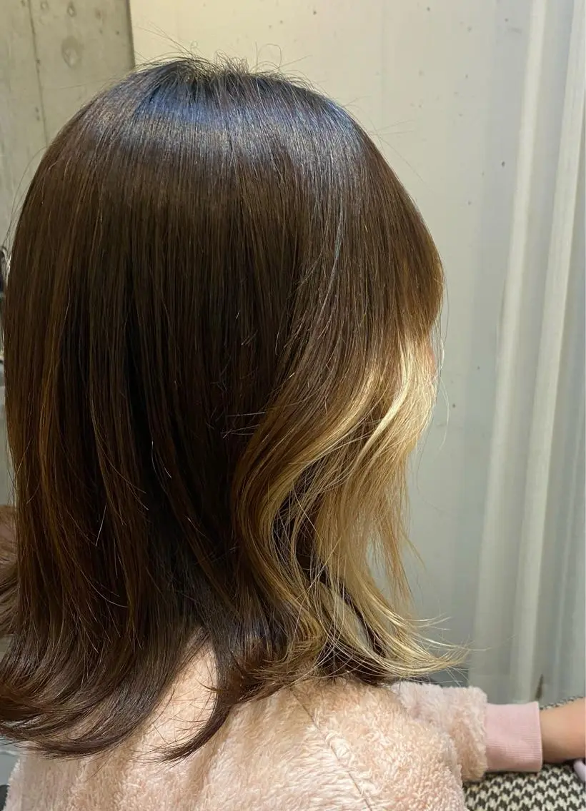 ミディアム カラー . SHIZUKAのヘアスタイル