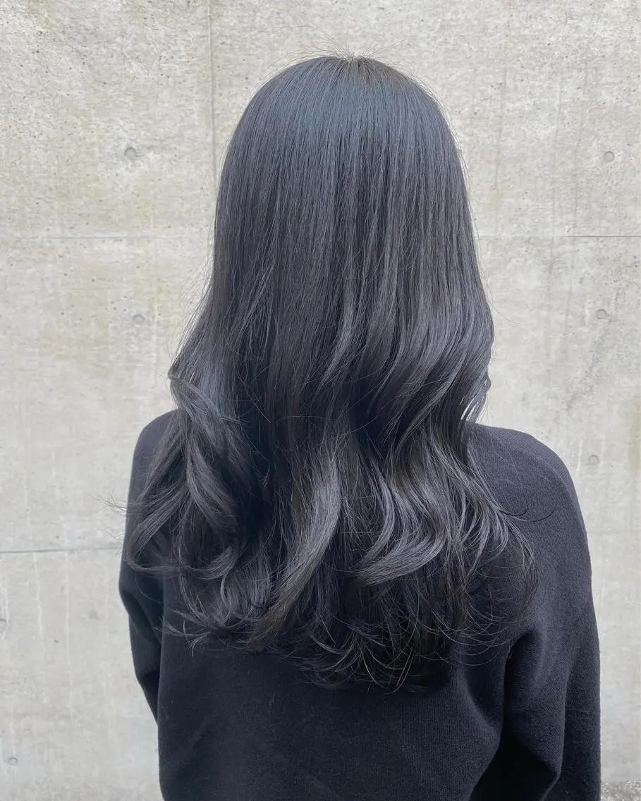 ロング カラー 黒髪 ブルーカラー ブルーブラック パープルカラー フレンチボブパーマ Yuukiのヘアスタイル