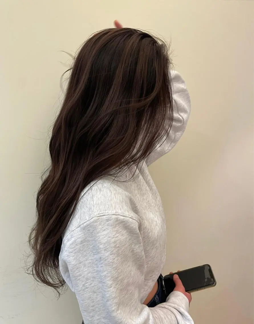 ロング 松田 アカリのヘアスタイル