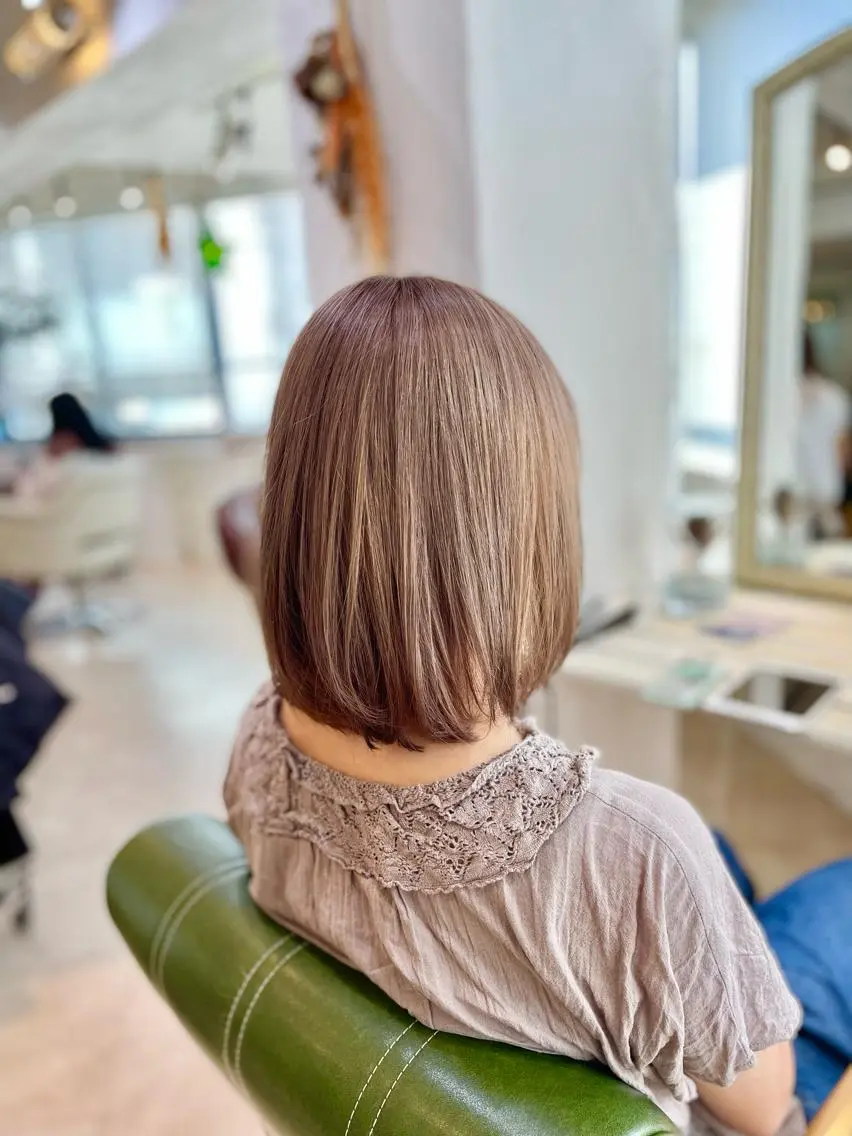 ミディアム アッシュ ボブ ハイライト ヘアカラー 🌱工藤たいかい Lost  Cityのヘアスタイル