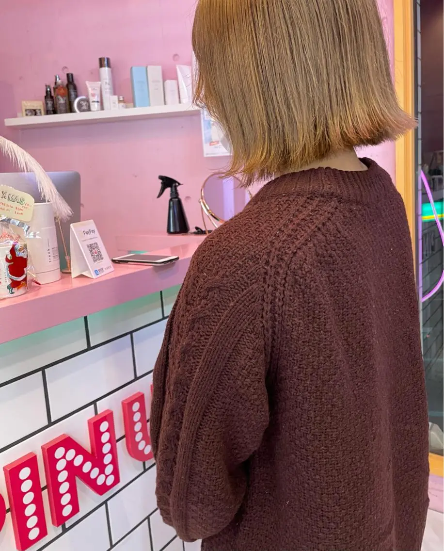 ショート カラー ヘアアレンジ 切りっぱなしボブ ベージュカラー ハイトーンカラー ミルクティーベージュ ボブ 心斎橋/ブリーチ minamiのヘアスタイル