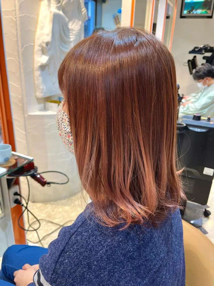 ミディアム カラー ピンクカラー カット ヘアカラー うしだ かおるのヘアスタイル