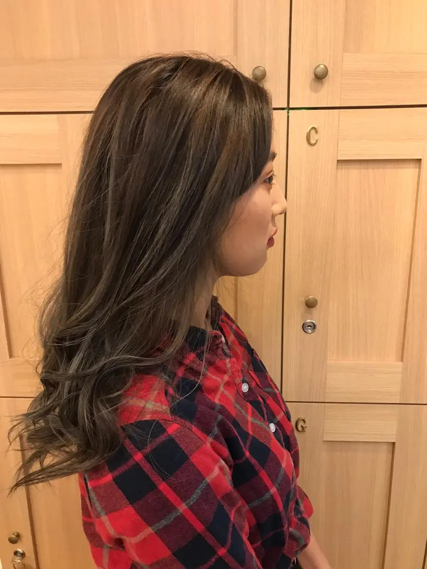 セミロング カラー ハイライトカラー ハイライト ルーチェヘアー 北摂エリアNo.1のヘアスタイル
