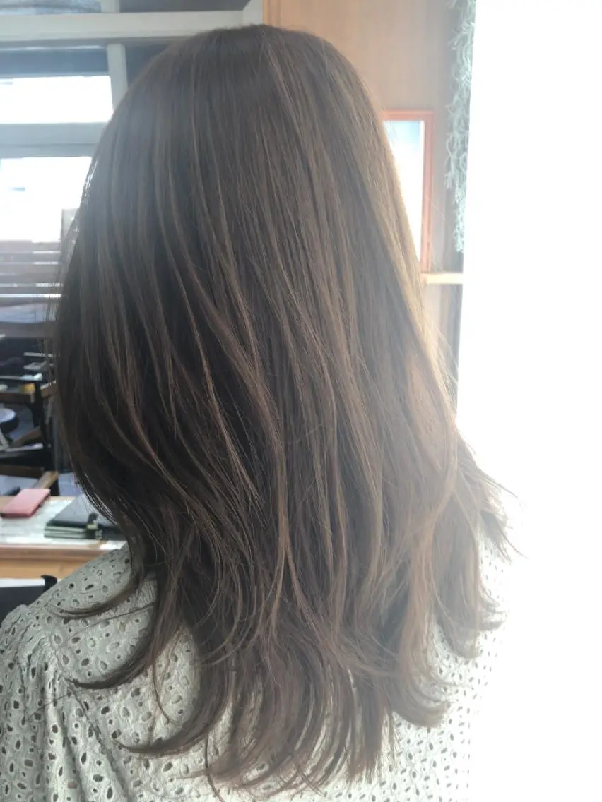 セミロング カット ヘアカラー トリートメント 酸性縮毛矯正　美髪 特化サロン　八百村のヘアスタイル