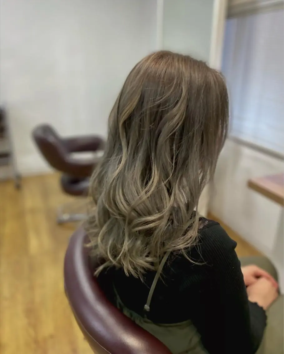 ロング カラー サロン ド ソワのヘアスタイル