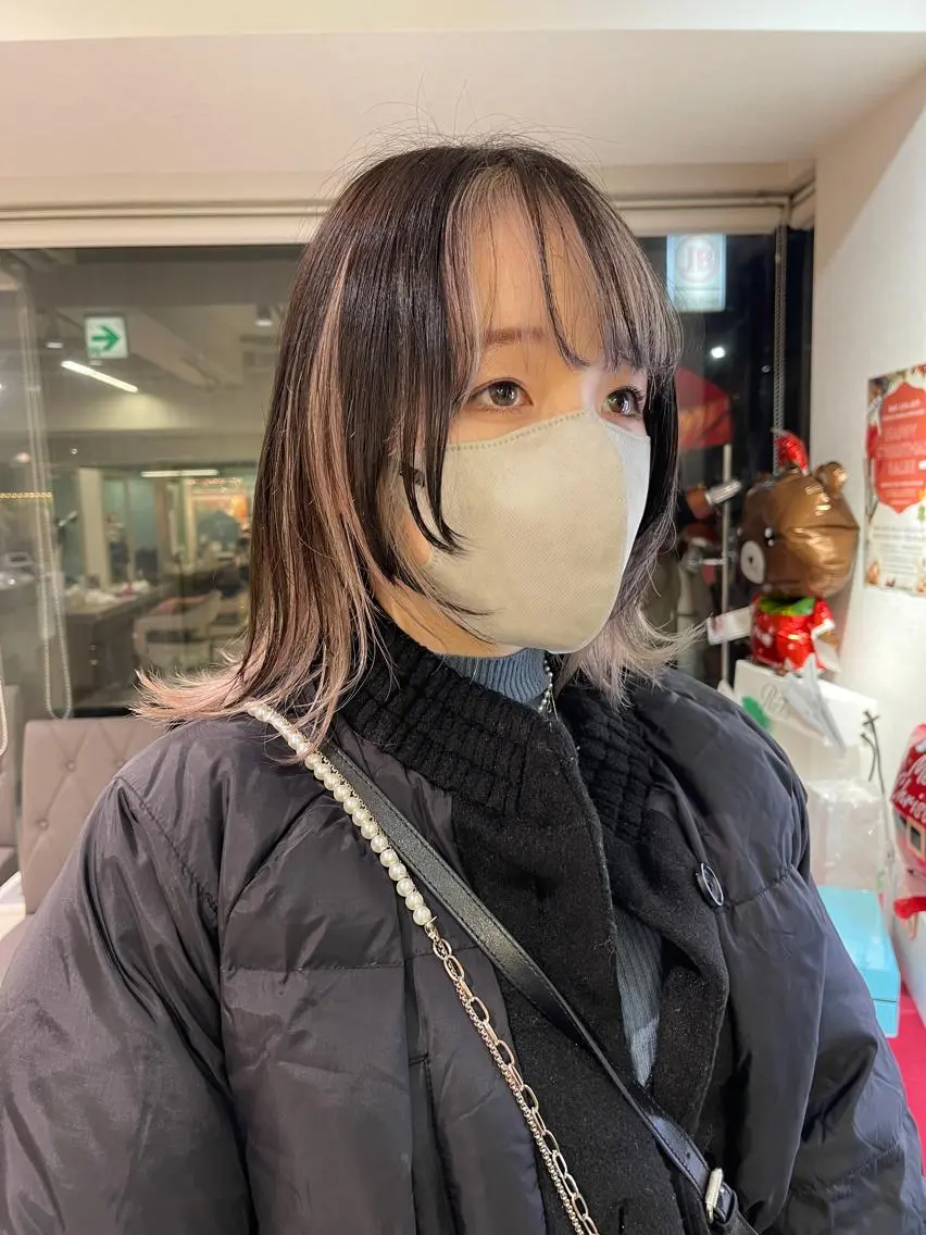 ミディアム カラー 渡部凌我 小顔ウルフ ハイトーンカラーのヘアスタイル