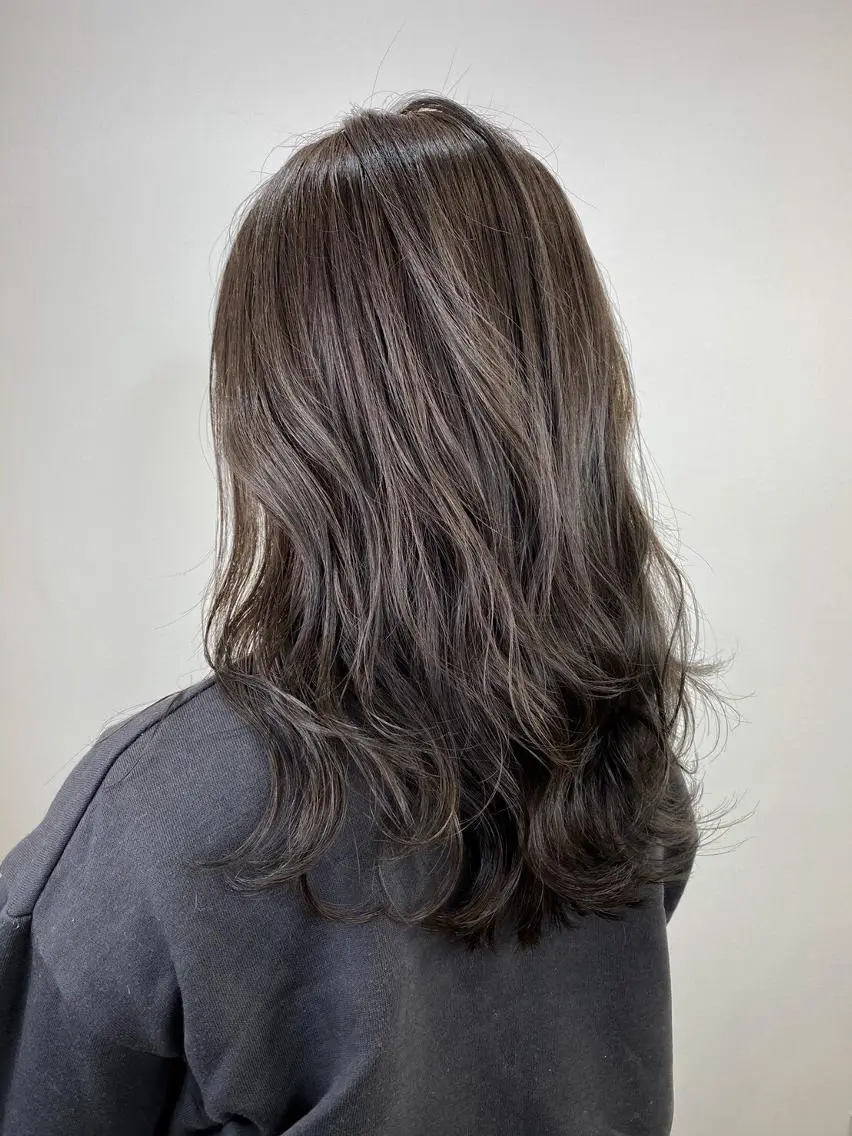 カラー デザインカラー Lienのヘアスタイル