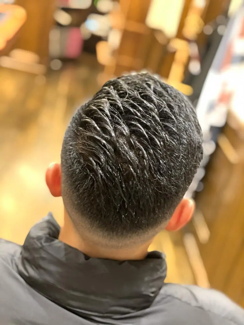 ショート カット 近藤 真のヘアスタイル