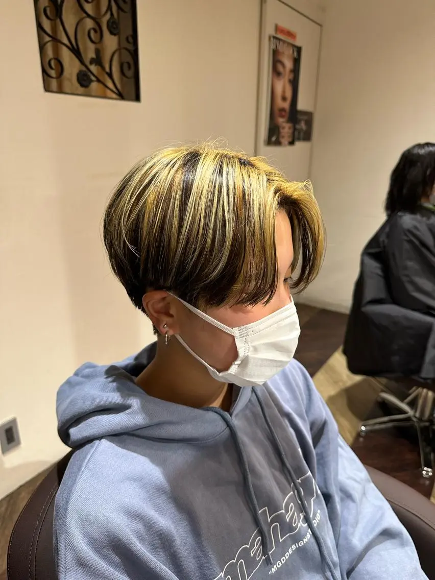 ショート カラー ハイライトカラー ハイライト 中村 玲美のヘアスタイル