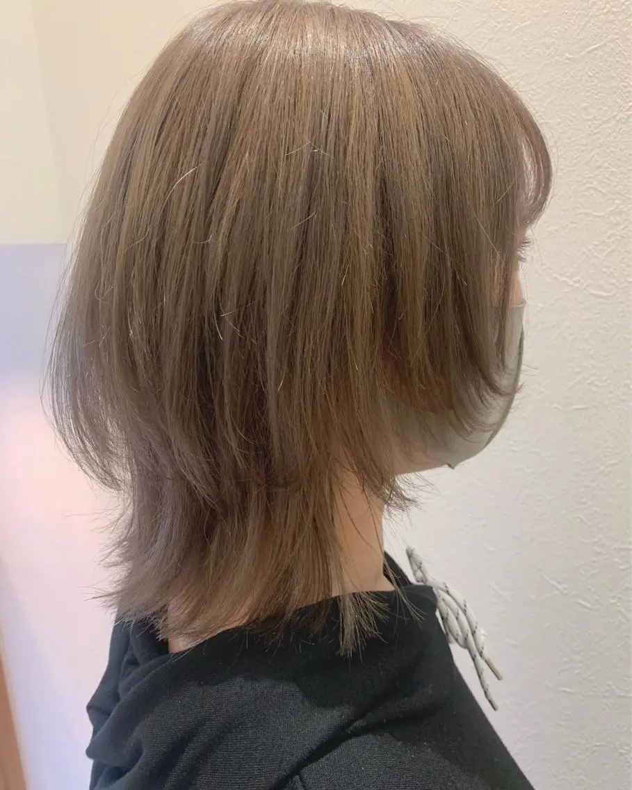 ミディアム カラー ハイトーンカラー ウルフカット カット ヘアカラー トリートメント hubhair レイヤー/透明感のヘアスタイル