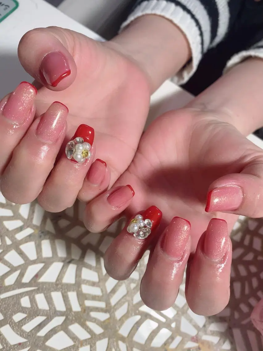 ネイル アートネイル 長さ出し ジェルネイル キラキラネイル ニュアンスネイル ハンドネイル 艶々の美爪を〜 【リリアーナ】のネイルデザイン