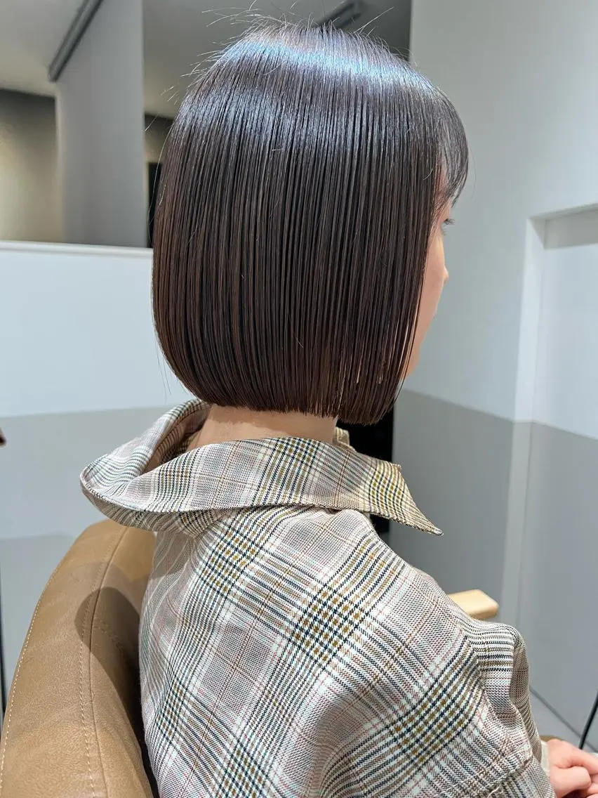 ショート ボブ 顔まわりカラー特化 赤津百合絵のヘアスタイル