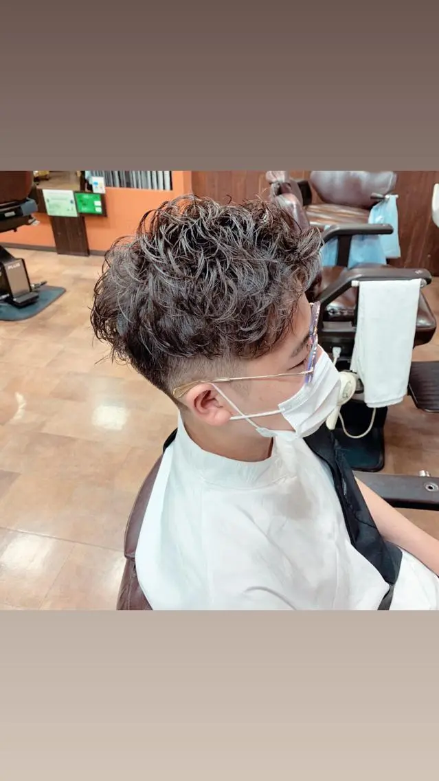 ショート パーマ メンズ 三谷 天兵のヘアスタイル