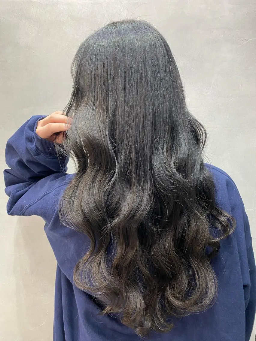 セミロング カラー ヘアアレンジ ショートボブ 編み込みエクステ シールエクステ セミロングパーマ バレイヤージュ LAVENDIA 初音のヘアスタイル