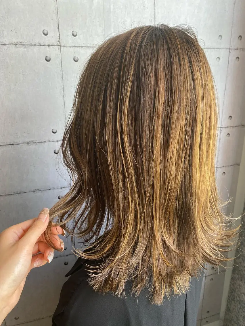 ミディアム 福元友梨 ディレクター✂️のヘアスタイル