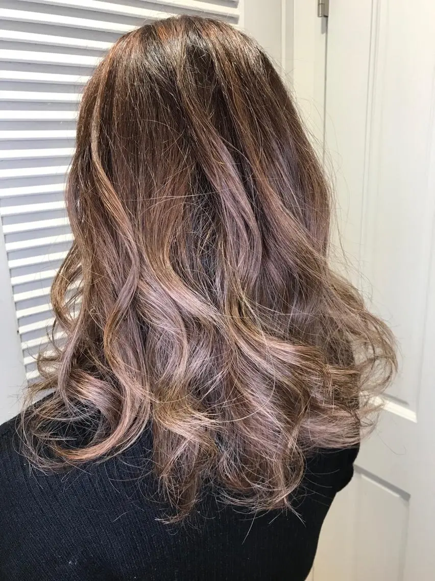 セミロング カラー ベージュカラー ブリーチ ケアブリーチ ハイライトカラー ハイライト カット ヘアカラー 色気レイヤー& ショートはお任せ🌟のヘアスタイル