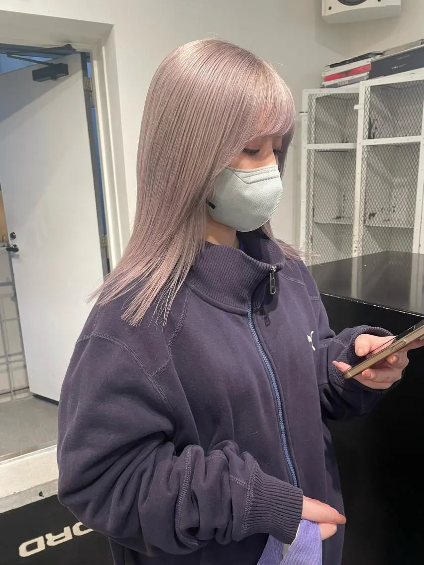 ミディアム カラー パーマ ヘアアレンジ メンズ キッズ ネイル マツエク・マツパ メンズバレイヤージュ メンズブリーチ メンズハイライト メンズハイトーン メンズインナーカラー カット ヘアカラー トリートメント 艶ハイトーン/ヘア アレンジAYAKAのヘアスタイル