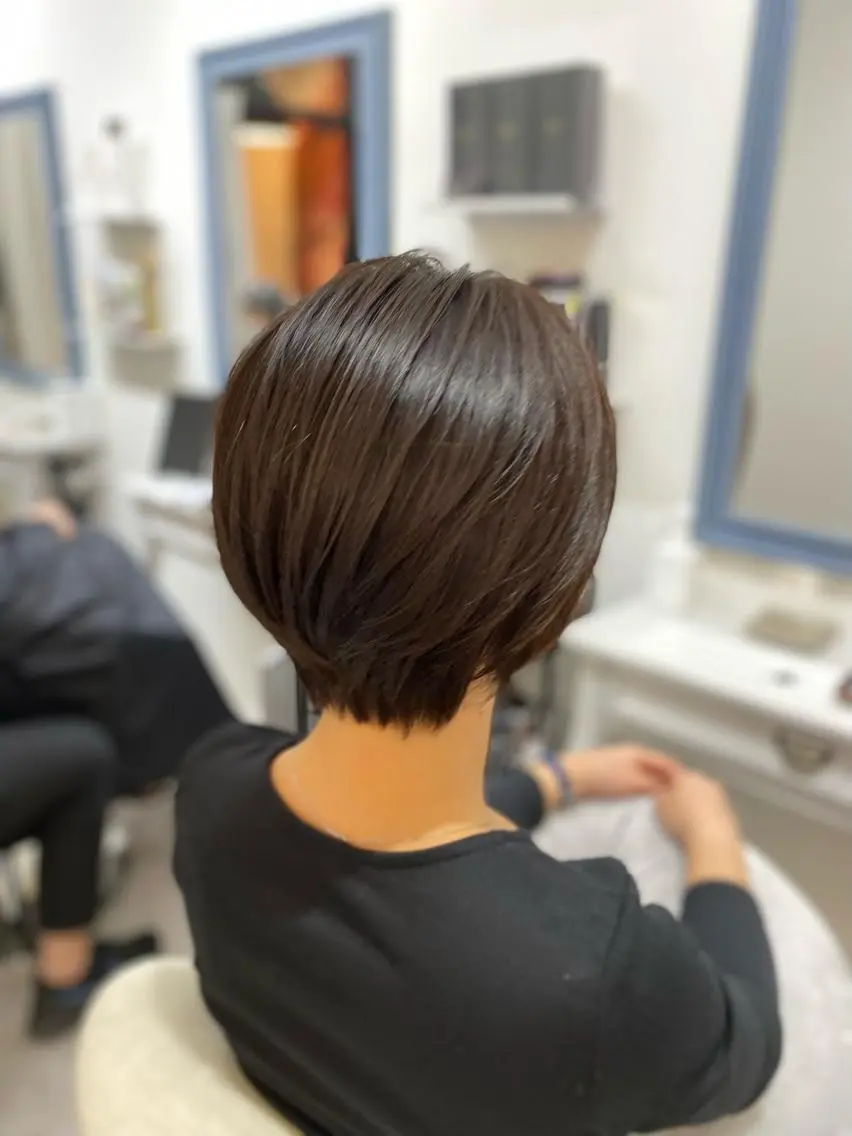 ショート カラー ✨髪質改善が大好評✨ 美容室lic近藤✨のヘアスタイル