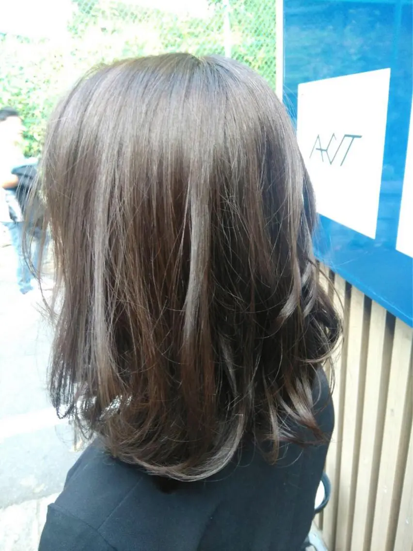 ミディアム カラー グレージュ みうら ミウラのヘアスタイル