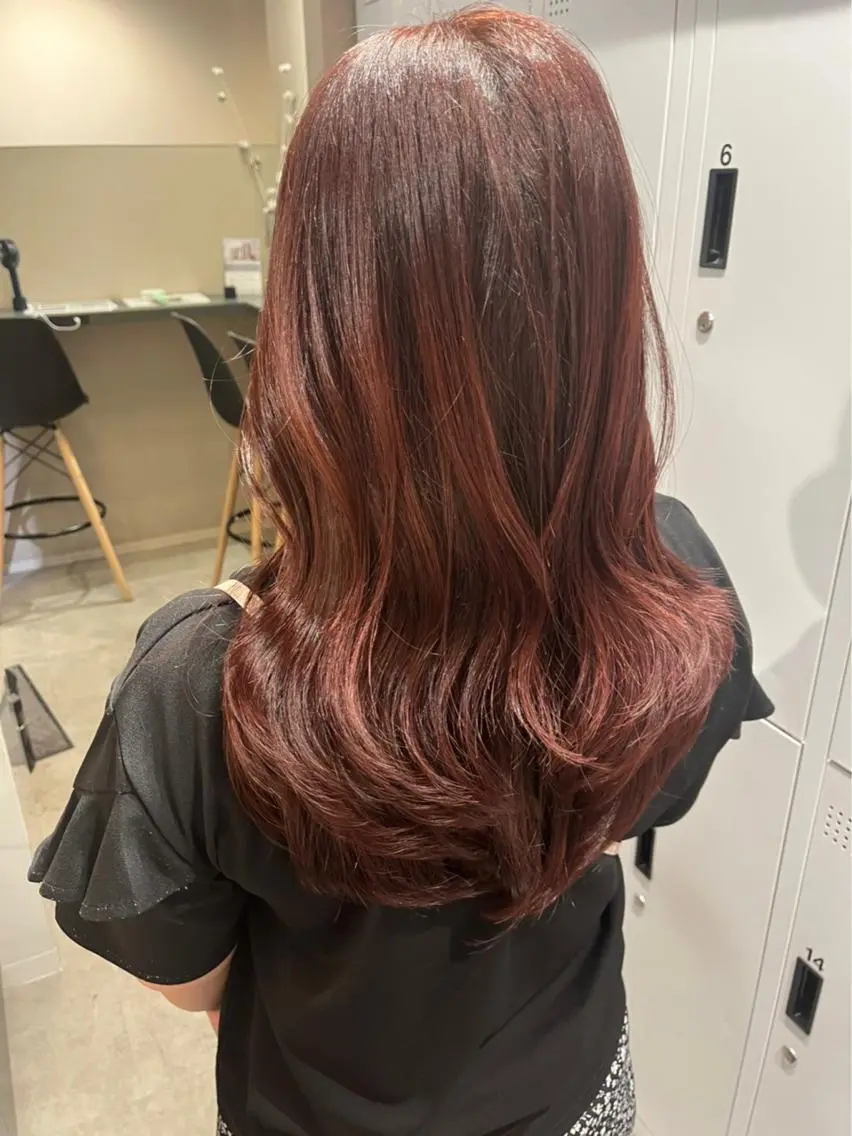 ロング カラー 平尾 樹里のヘアスタイル