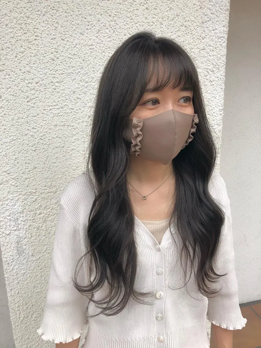 カラー kana .オリーブ /ナチュラルヘアのヘアスタイル