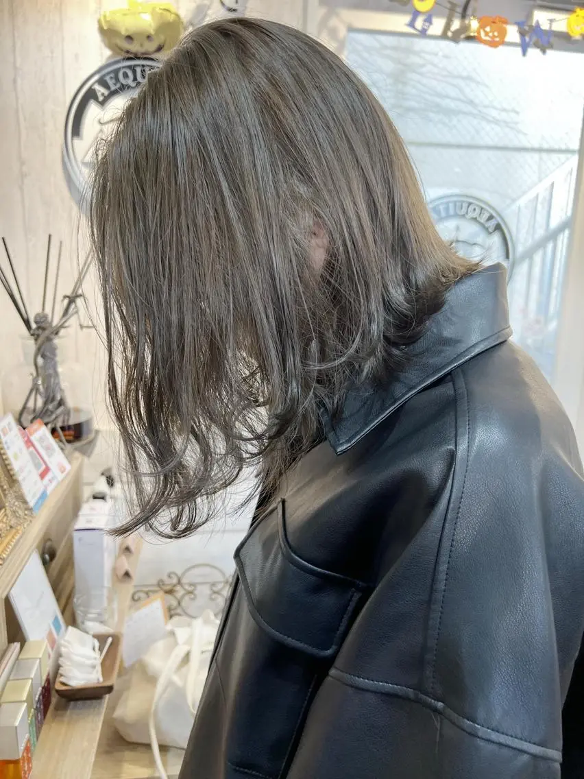 ミディアム カラー ダブルカラー イヤリングカラー ハイライトカラー イルミナカラー インナーカラー 初めてでも失敗しない 透明感カラー　Miiのヘアスタイル