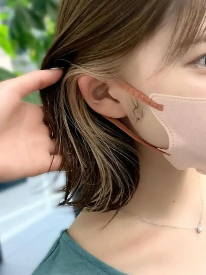 ミディアム カラー ヘアアレンジ メンズ キッズ ネイル マツエク・マツパ アイブロウ カット ヘアカラー レイヤーカット／ 巻ける縮毛矯正のヘアスタイル